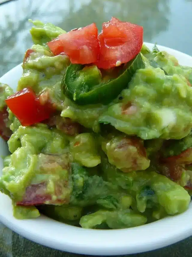 cropped-Eating-Clean-CBD-Infused-Guacamole.webp